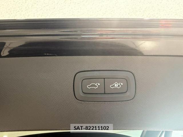 Volvo XC90 2022-10 8564018-4