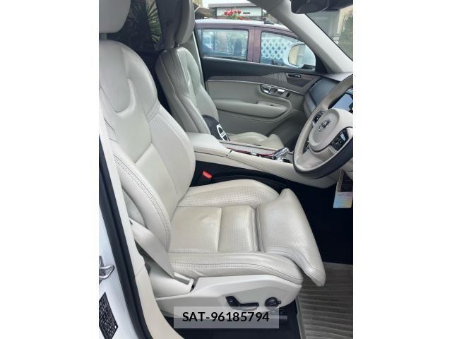 Volvo XC90 2022-02 8564016-9