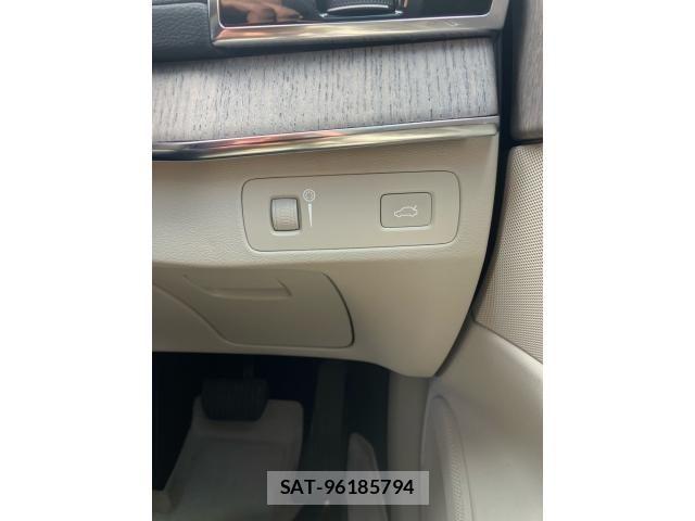 Volvo XC90 2022-02 8564016-17