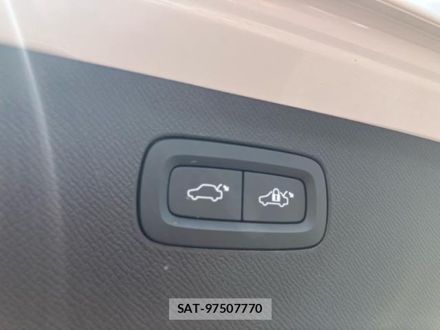 Volvo XC90 2022-01 8564017-16