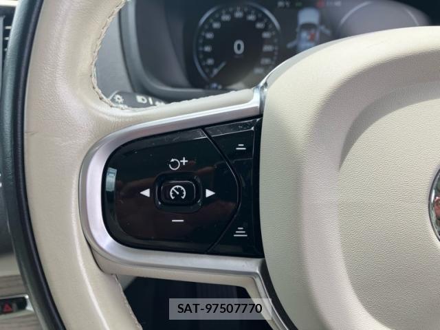 Volvo XC90 2022-01 8564017-18