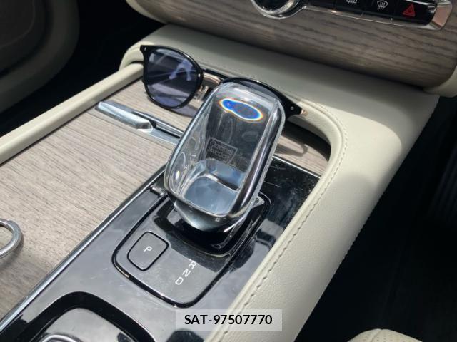 Volvo XC90 2022-01 8564017-24
