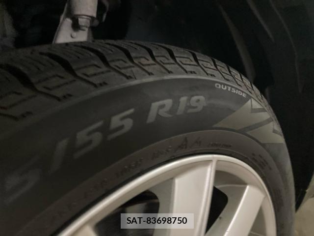 Volvo XC90 2017-06 8851023-11