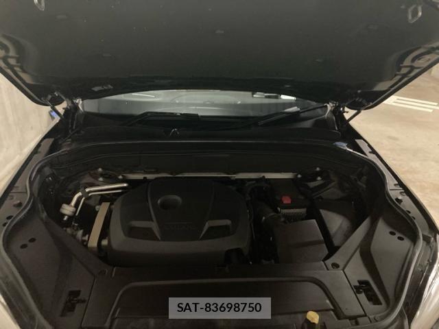 Volvo XC90 2017-06 8851023-12