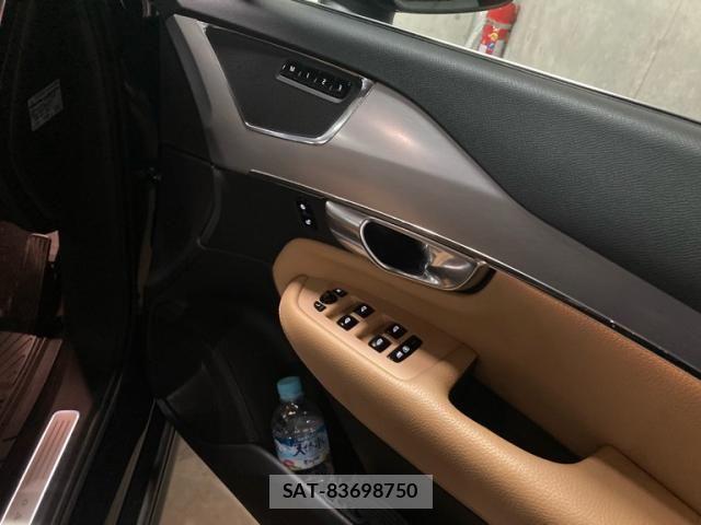 Volvo XC90 2017-06 8851023-15