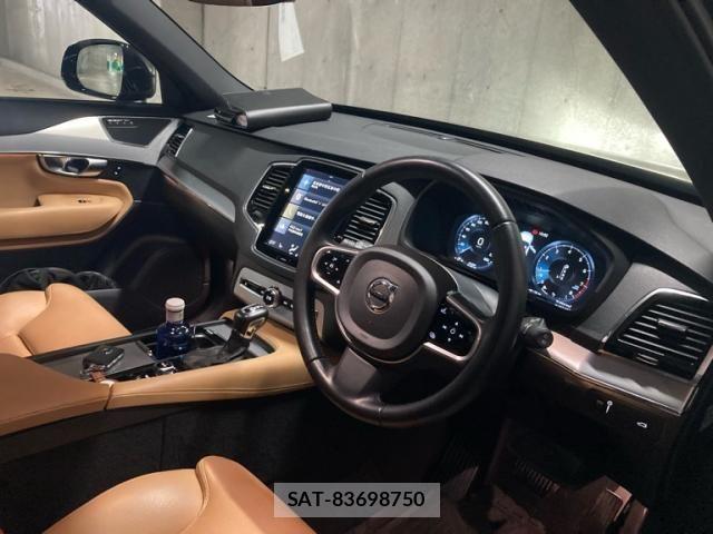 Volvo XC90 2017-06 8851023-16