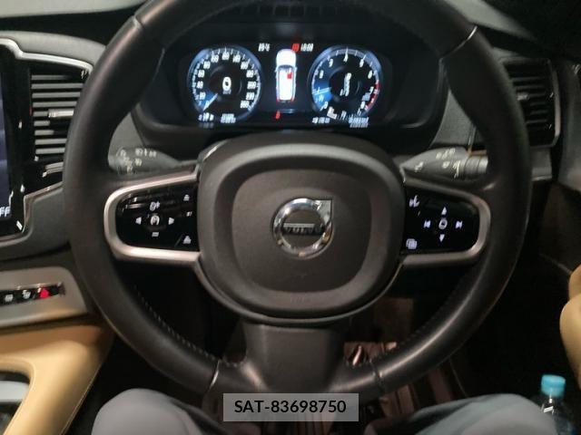 Volvo XC90 2017-06 8851023-18