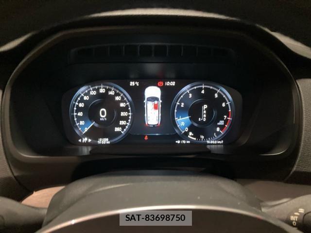 Volvo XC90 2017-06 8851023-21