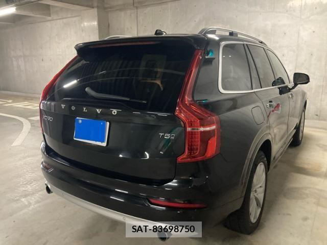 Volvo XC90 2017-06 8851023-2