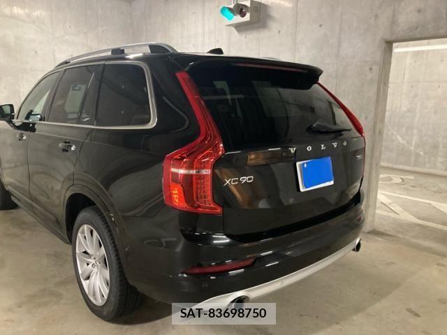 Volvo XC90 2017-06 8851023-3