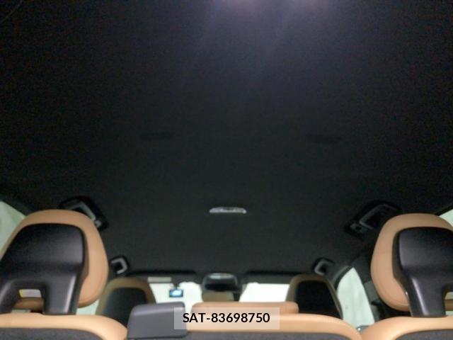 Volvo XC90 2017-06 8851023-5