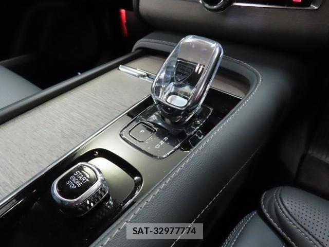 Volvo XC90 2023-08 8882862-18