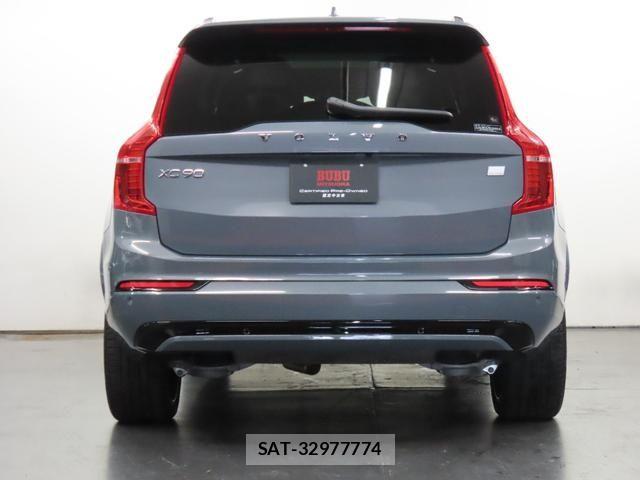 Volvo XC90 2023-08 8882862-4