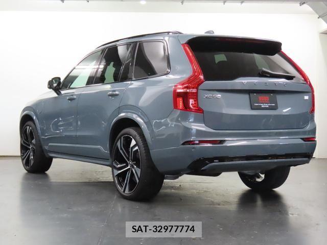 Volvo XC90 2023-08 8882862-5
