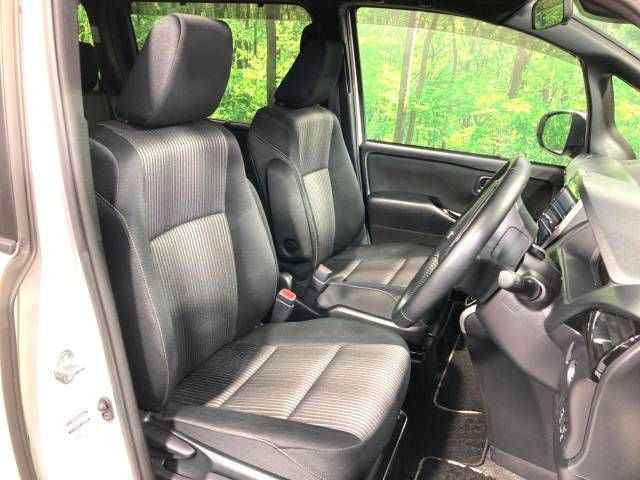 Toyota VOXY 2018-10 469345-9