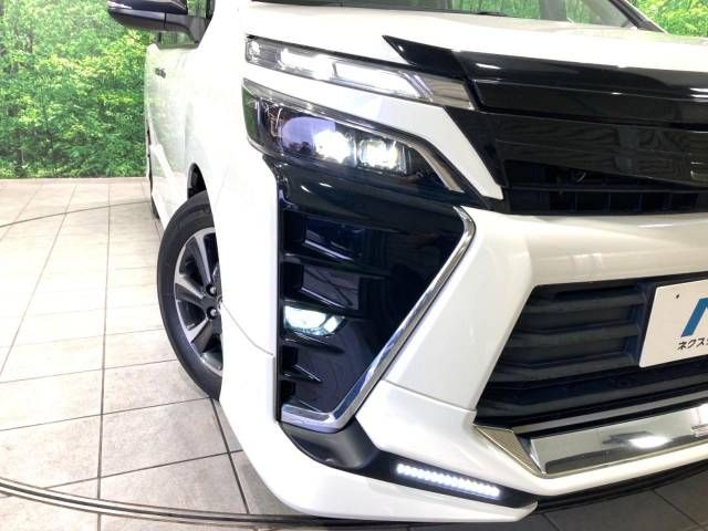 Toyota VOXY 2018-10 469345-13