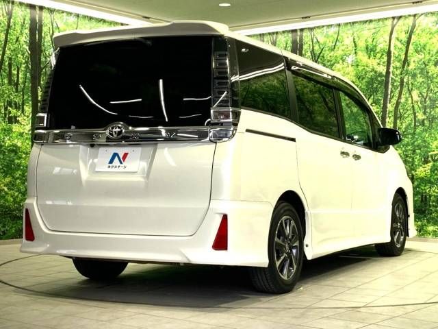 Toyota VOXY 2018-10 469345-18
