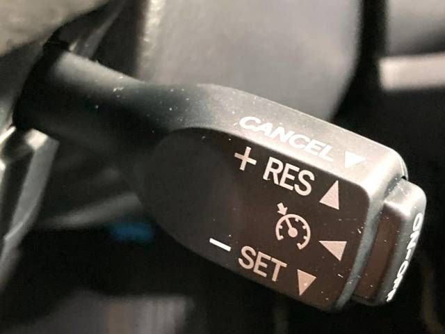 Toyota VOXY 2018-10 469345-6