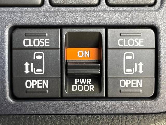 Toyota VOXY 2016-10 476808-3