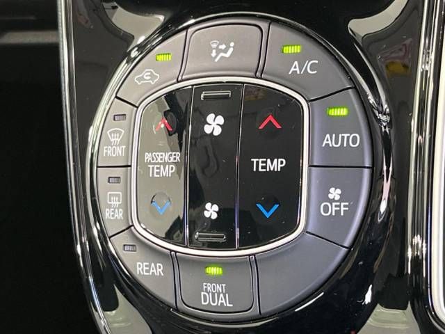 Toyota VOXY 2016-10 476808-6