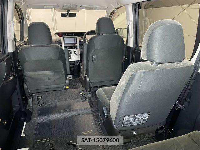 Toyota VOXY 2012-11 209016-14