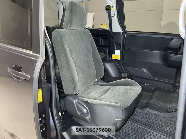 Toyota VOXY 2012-11 209016-15
