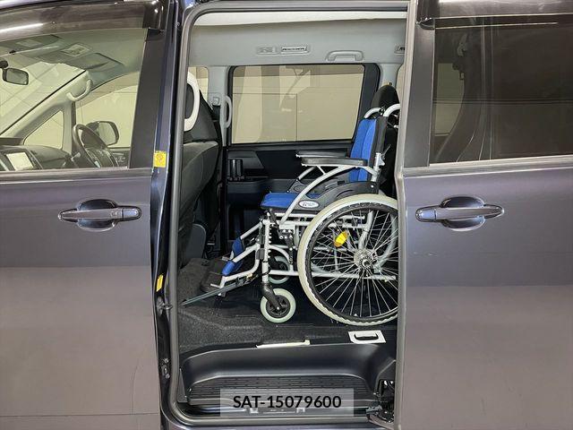 Toyota VOXY 2012-11 209016-8