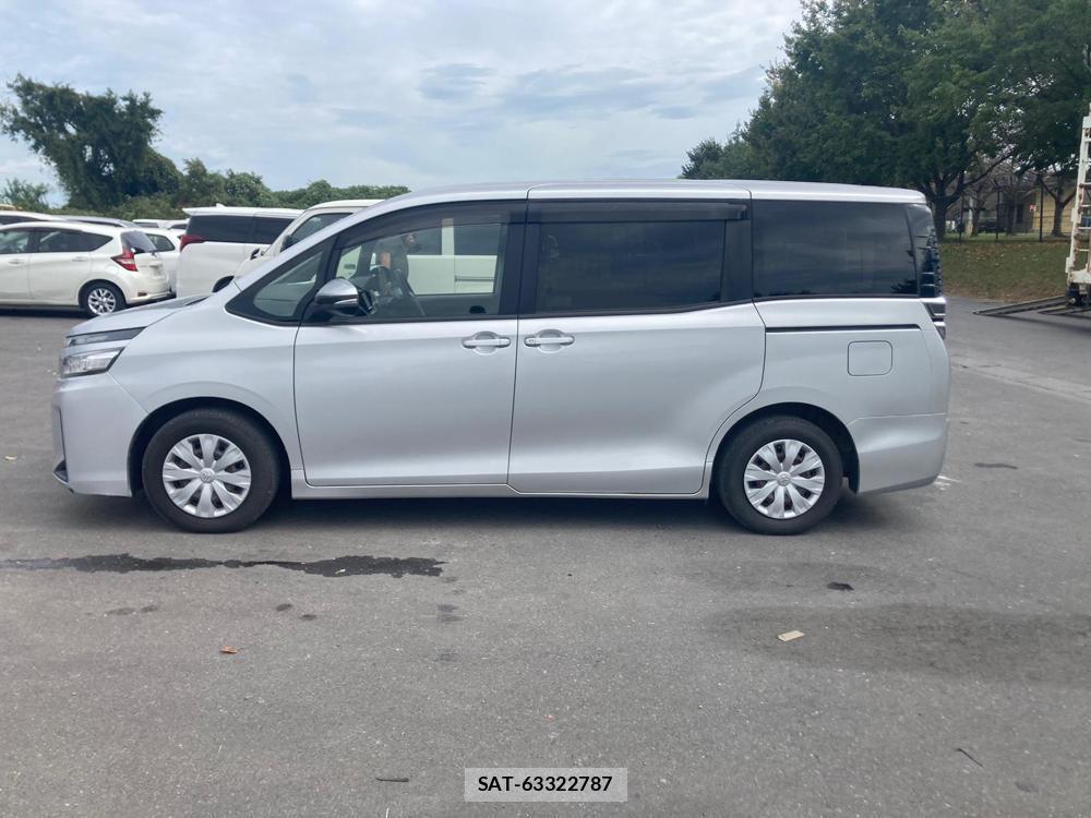 Toyota VOXY 2018 1289548-1