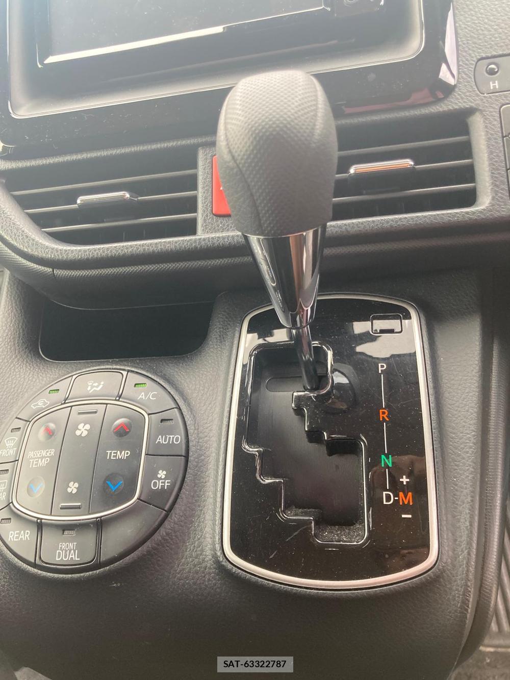 Toyota VOXY 2018 1289548-20