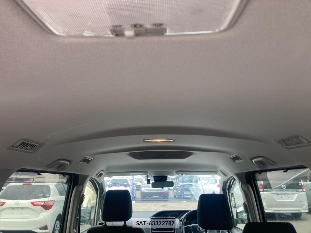 Toyota VOXY 2018 1289548-25