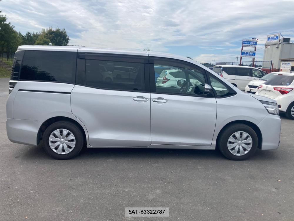 Toyota VOXY 2018 1289548-5
