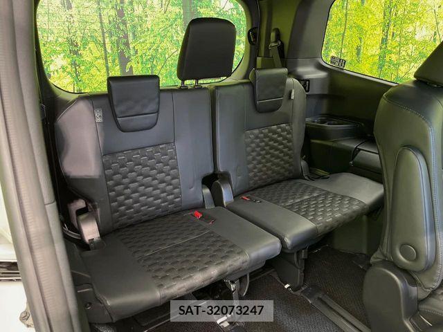 Toyota VOXY 2025-03 1415525-9