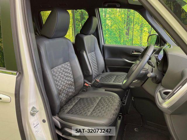 Toyota VOXY 2025-03 1415525-7