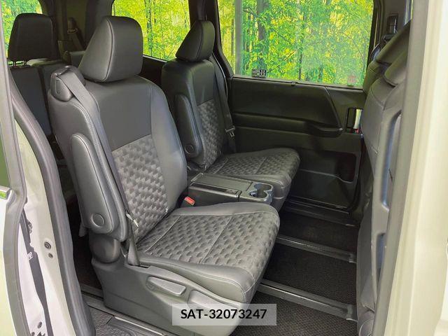 Toyota VOXY 2025-03 1415525-8
