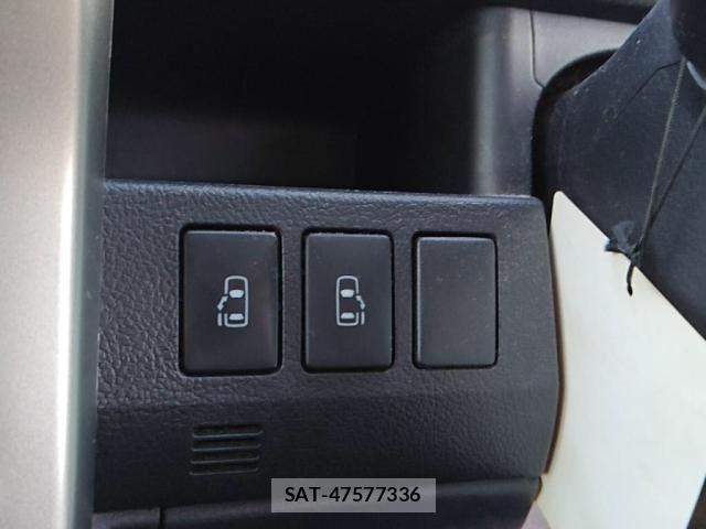 Toyota VOXY 2012-10 1665127-15