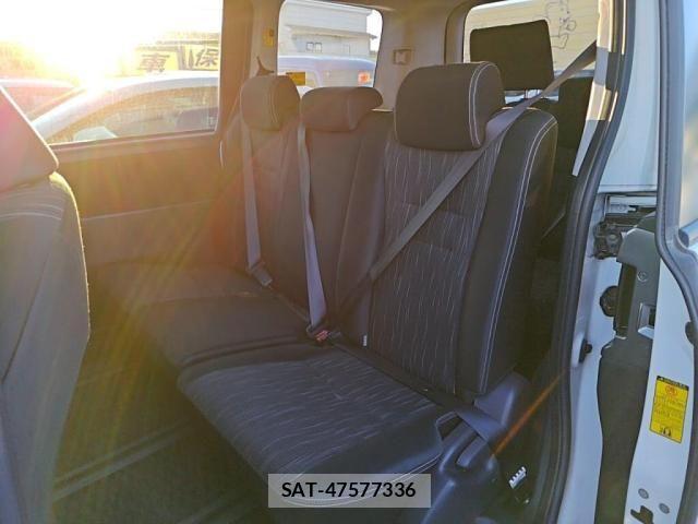 Toyota VOXY 2012-10 1665127-22