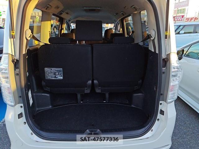 Toyota VOXY 2012-10 1665127-24
