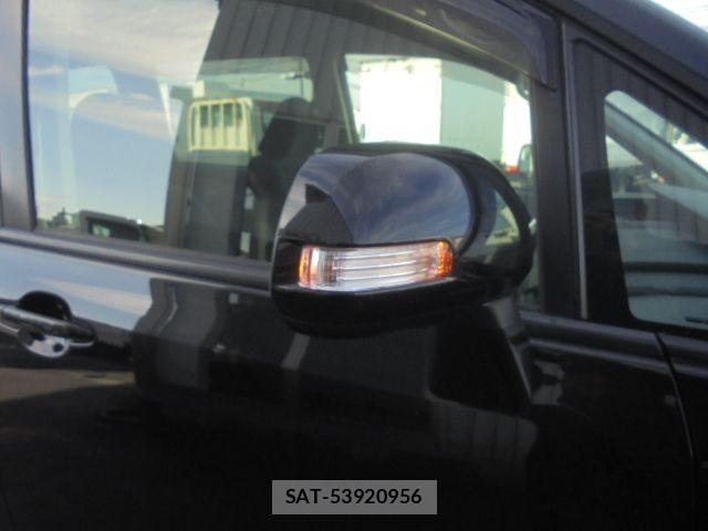 Toyota VOXY 2010-06 1848536-9