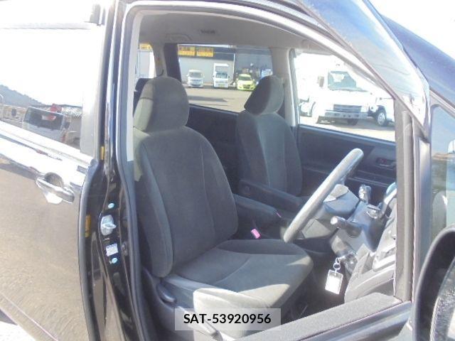 Toyota VOXY 2010-06 1848536-11