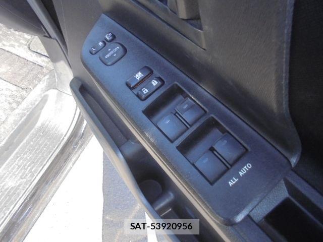 Toyota VOXY 2010-06 1848536-12