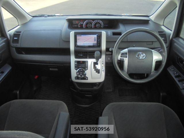 Toyota VOXY 2010-06 1848536-15