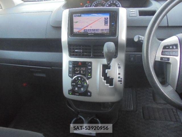Toyota VOXY 2010-06 1848536-18
