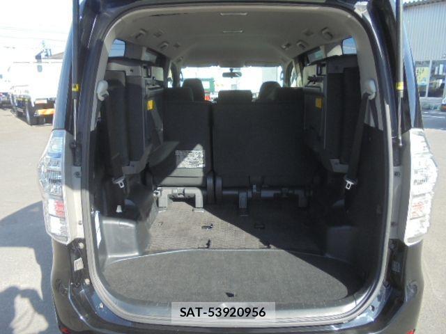 Toyota VOXY 2010-06 1848536-29