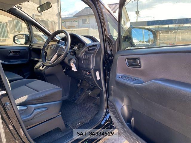 Toyota VOXY 2017-04 2101402-12