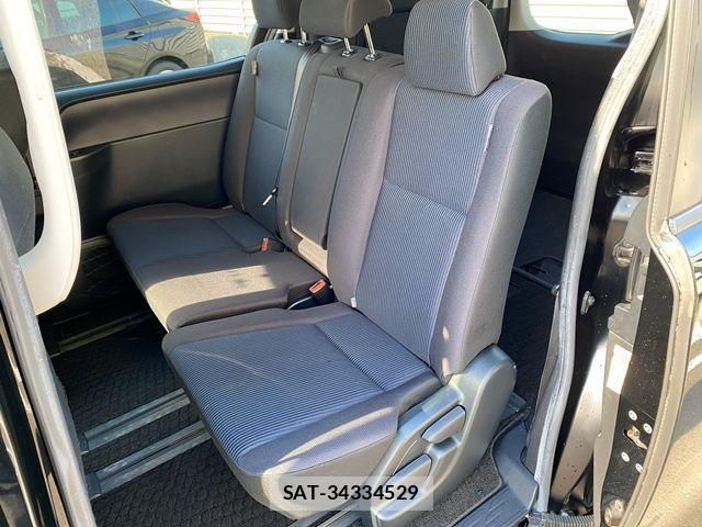 Toyota VOXY 2017-04 2101402-15