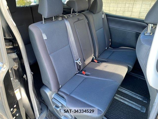 Toyota VOXY 2017-04 2101402-16