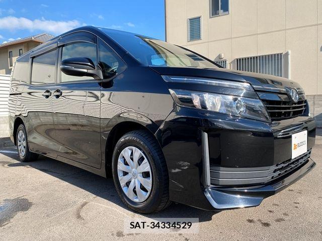 Toyota VOXY 2017-04 2101402-1