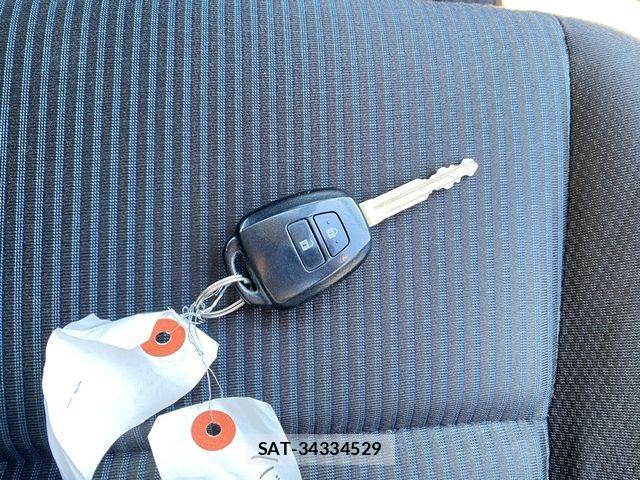 Toyota VOXY 2017-04 2101402-23