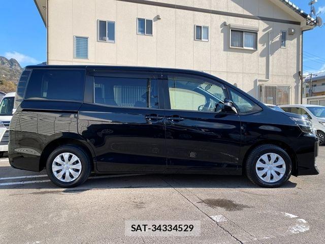 Toyota VOXY 2017-04 2101402-5