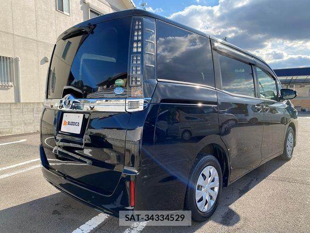 Toyota VOXY 2017-04 2101402-6